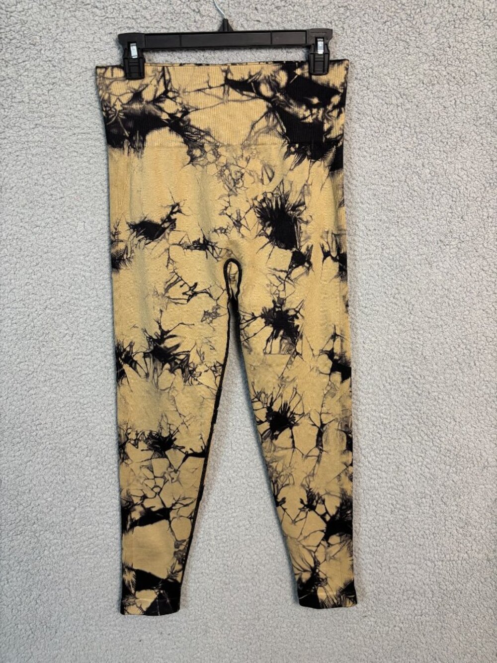 Women's Tie-Dye Black & Beige High-Waisted Booty Lift Leggings Size XL NWT's.